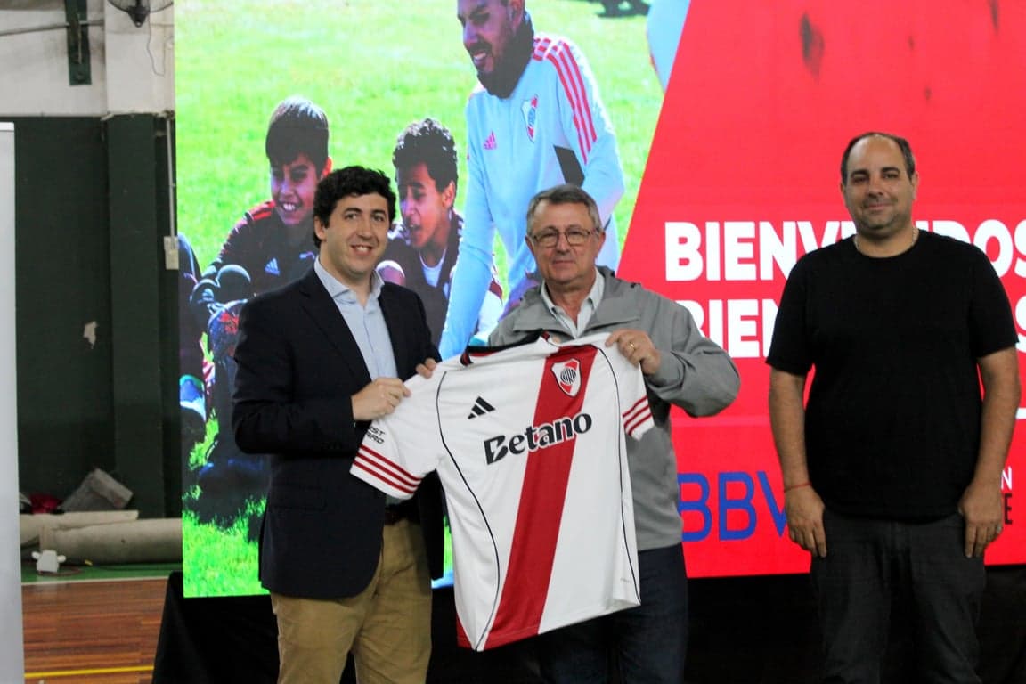 En la Secretaría de Deportes se desarrolló el acto inaugural de la capacitación de la Escuela de Formadores de River Plate