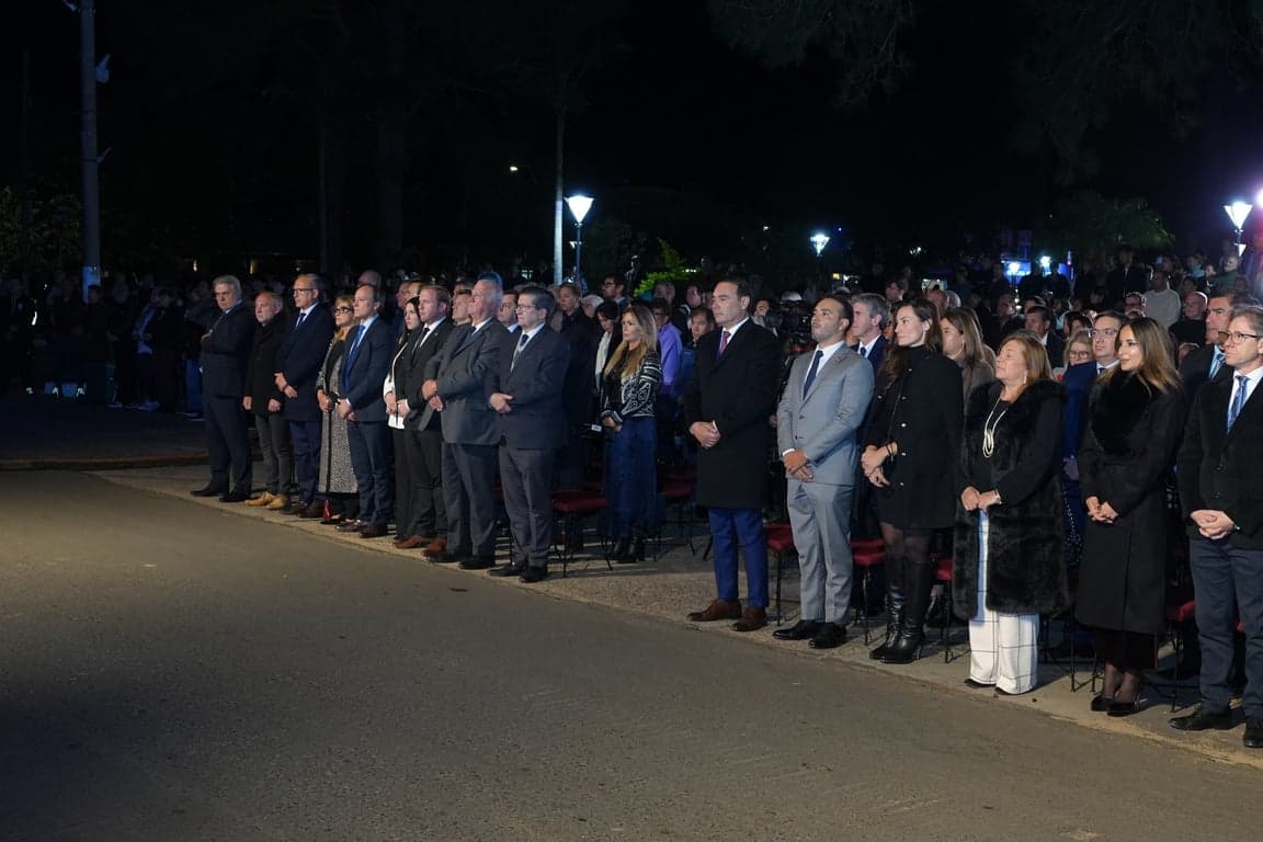 Con una velada artística, Valdés inauguró la puesta en valor del Centro Cultural de Ituzaingó