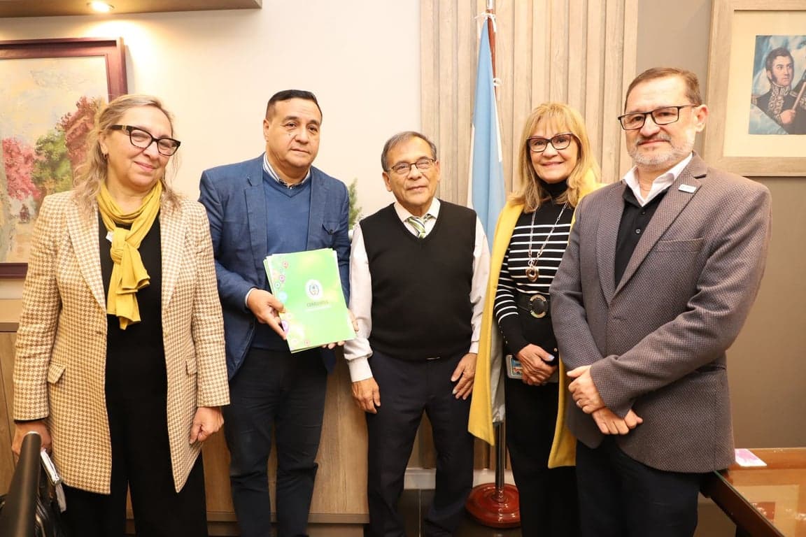 Los ministros de Salud y Educación firmaron convenios para la formación de alumnos de Enfermería