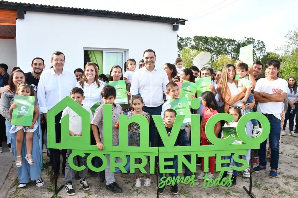 En Cruz de los Milagros, el Gobernador entregó viviendas y firmó convenio para construir más