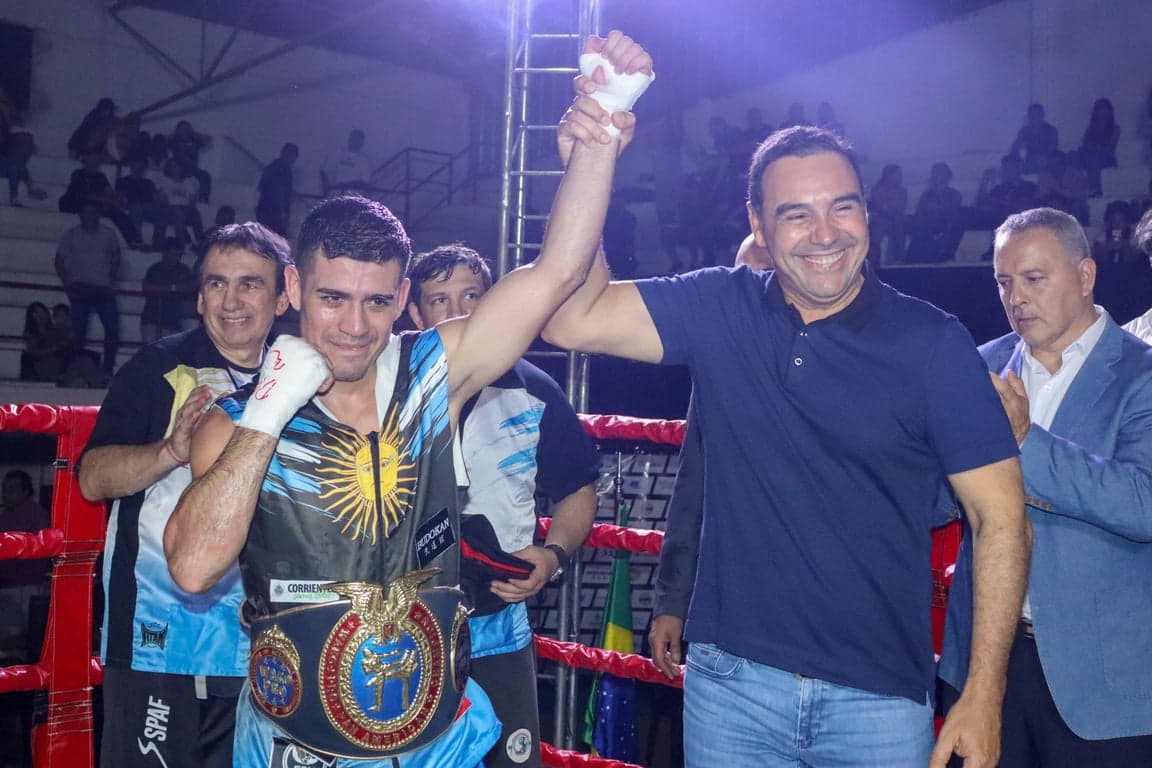 Leo Corrales se consagró campeón panamericano de kickboxing